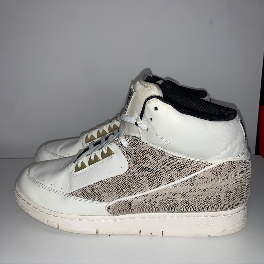 Nike Air Python "Sail/Black/Metallic Gold Sneakers Men’s Size 12